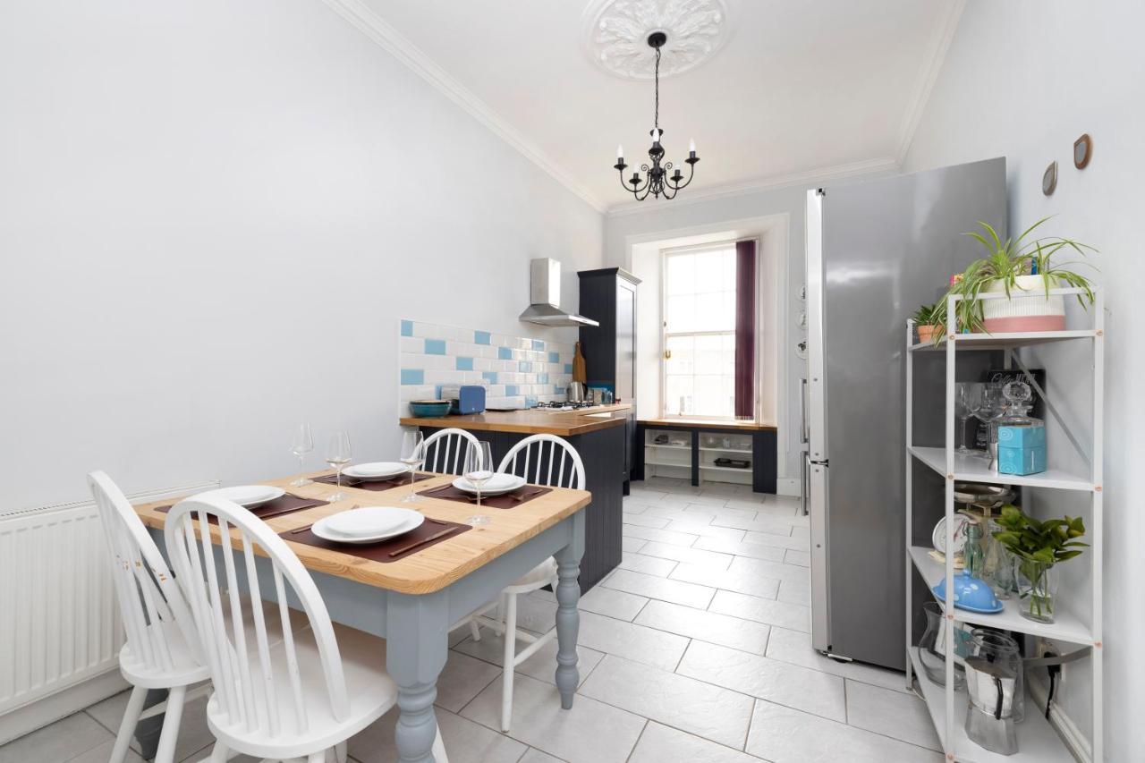 Altido Glamorous 2-Bed Flat Near Edinburgh Castle 외부 사진