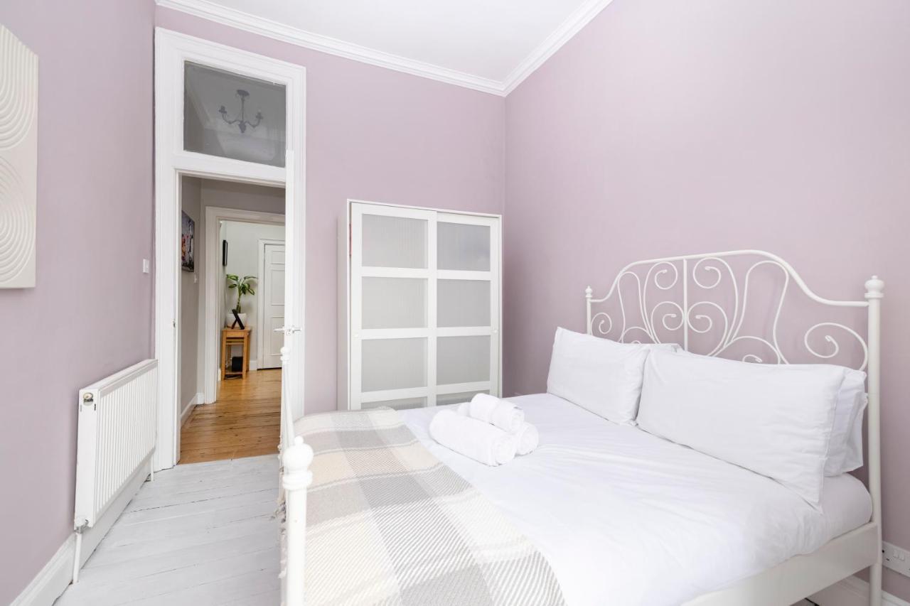 Altido Glamorous 2-Bed Flat Near Edinburgh Castle 외부 사진